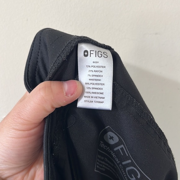 FIGS Black Kade Cargo Scrub Pants Size Extra Small Petite - Picture 14 of 14